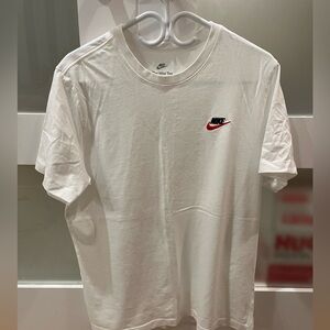 Men’s Nike short sleeve shirt